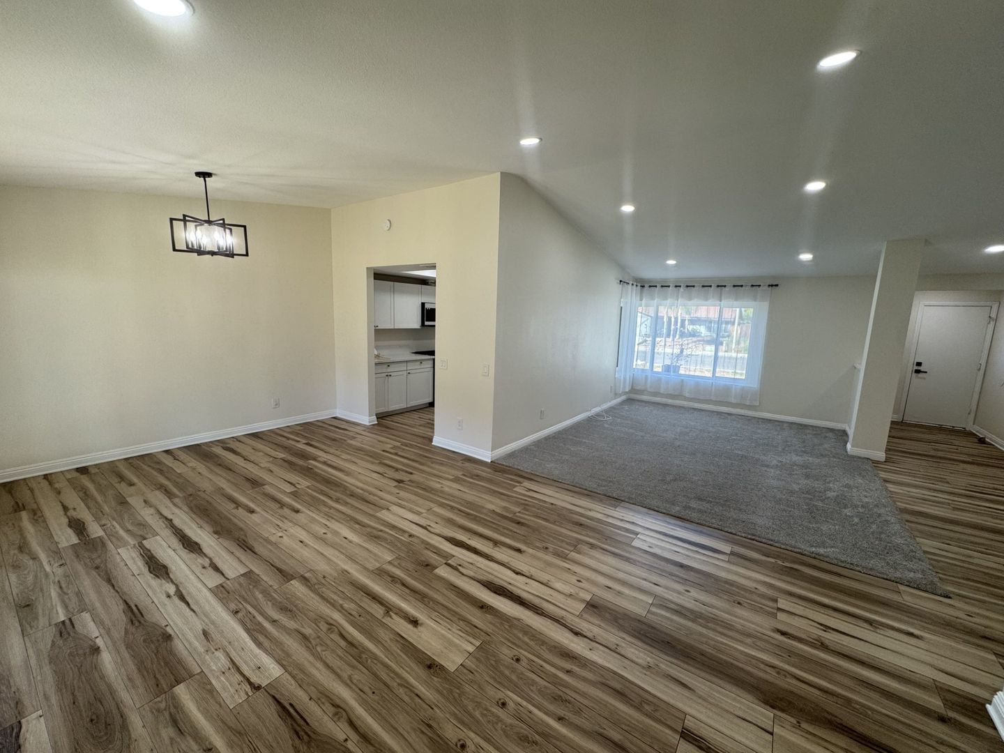 Beautifully Renovated 3 bedroom, 2 bath house in Jurupa Valley property image