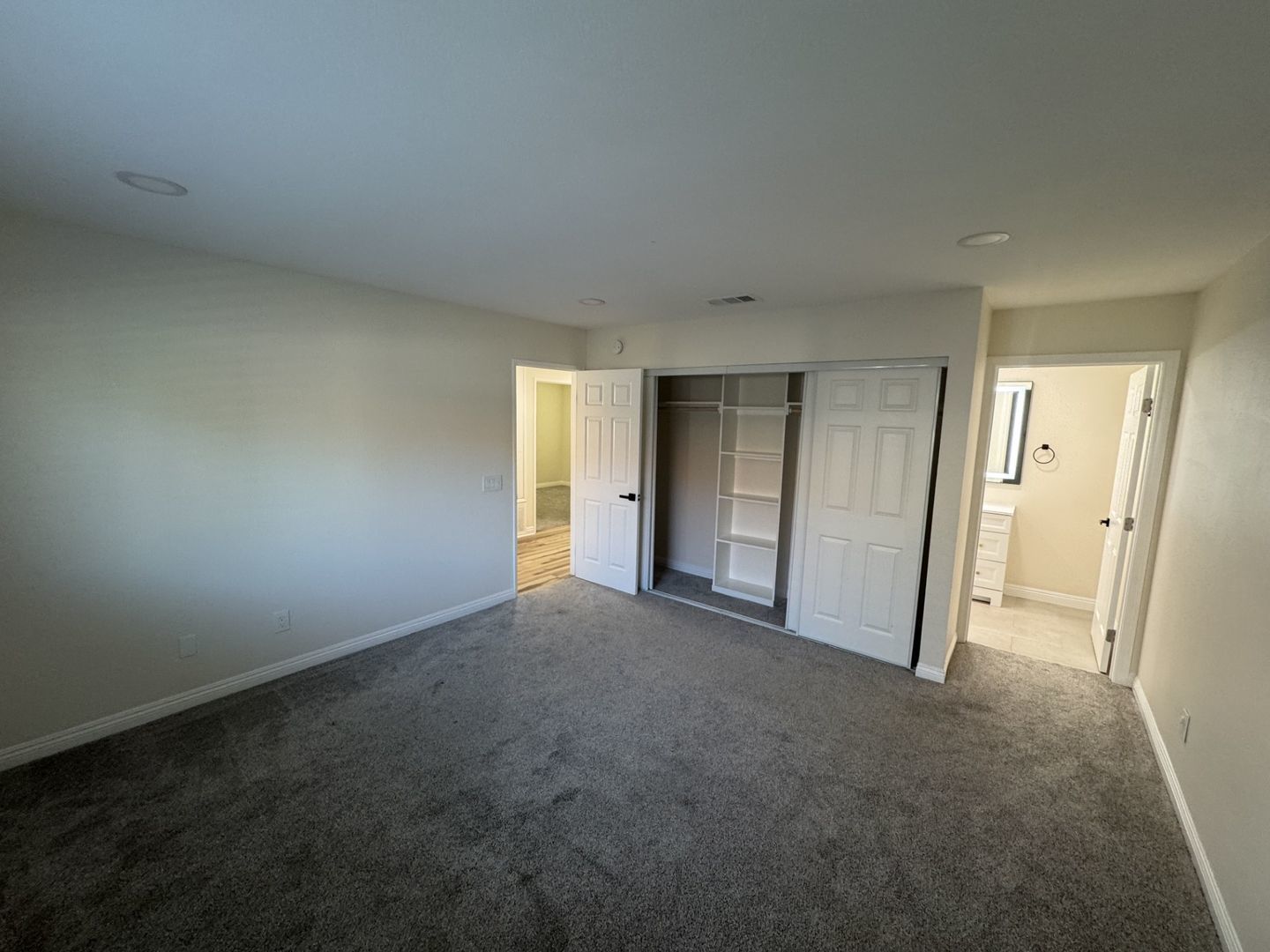Beautifully Renovated 3 bedroom, 2 bath house in Jurupa Valley property image