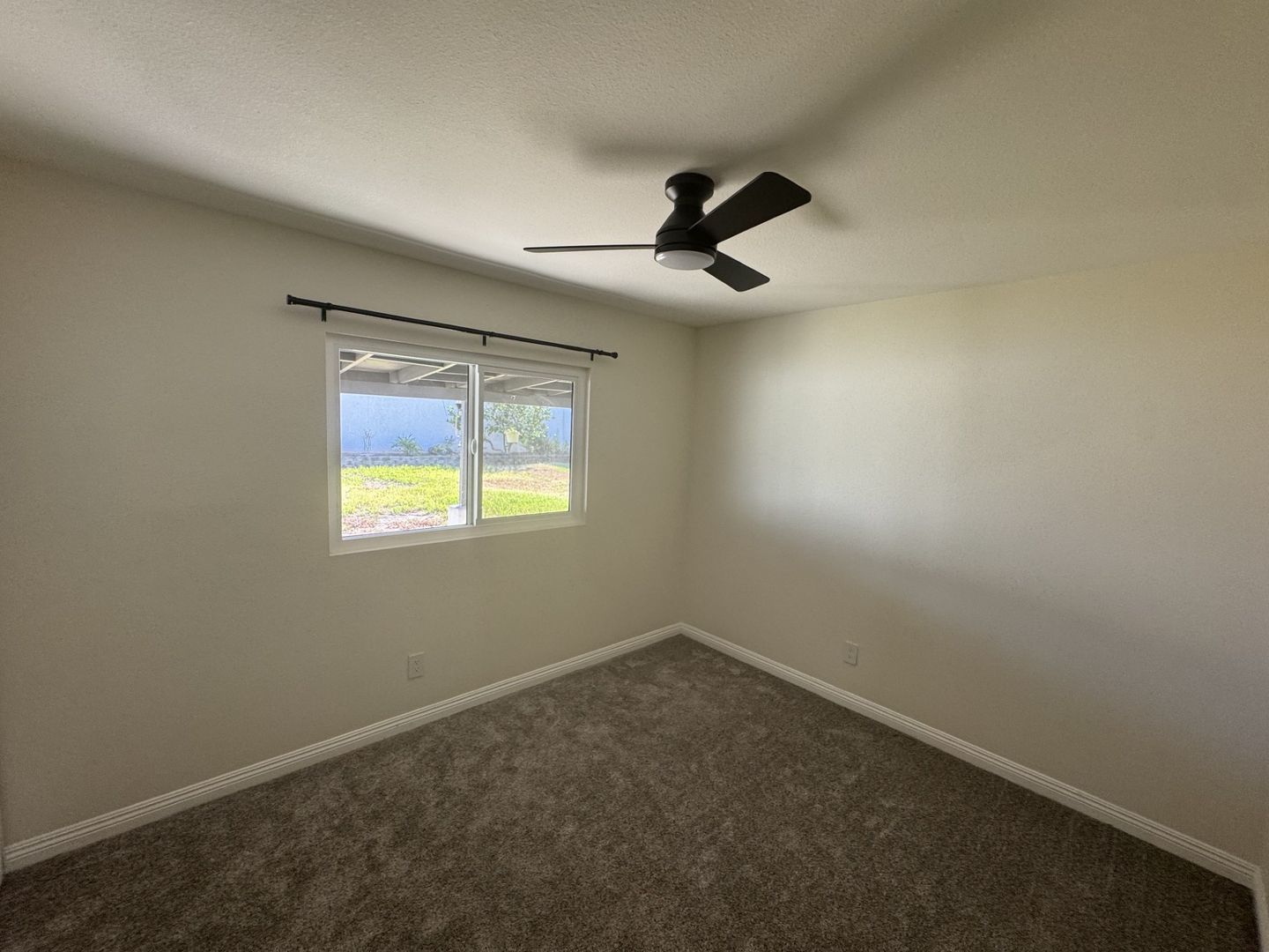 Beautifully Renovated 3 bedroom, 2 bath house in Jurupa Valley property image