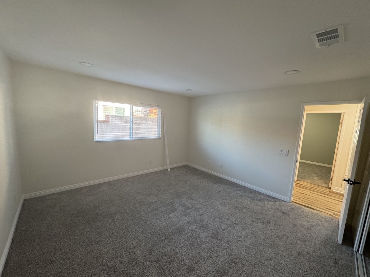 Beautifully Renovated 3 bedroom, 2 bath house in Jurupa Valley property image