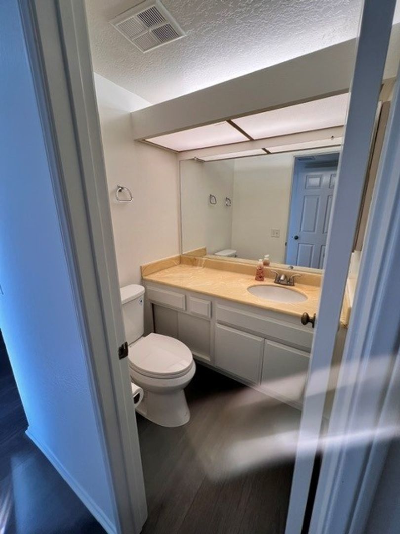 1691 N. Mountain #B property image