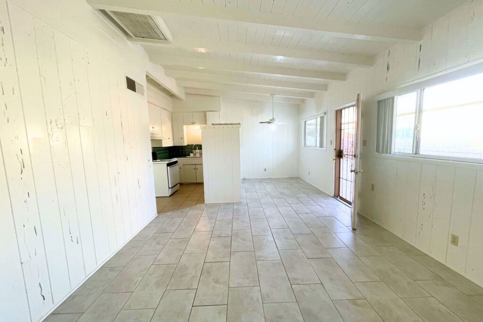 1 Bed | 1 Bath | 687 Sq Ft | Ground Level | Triplex Unit property image