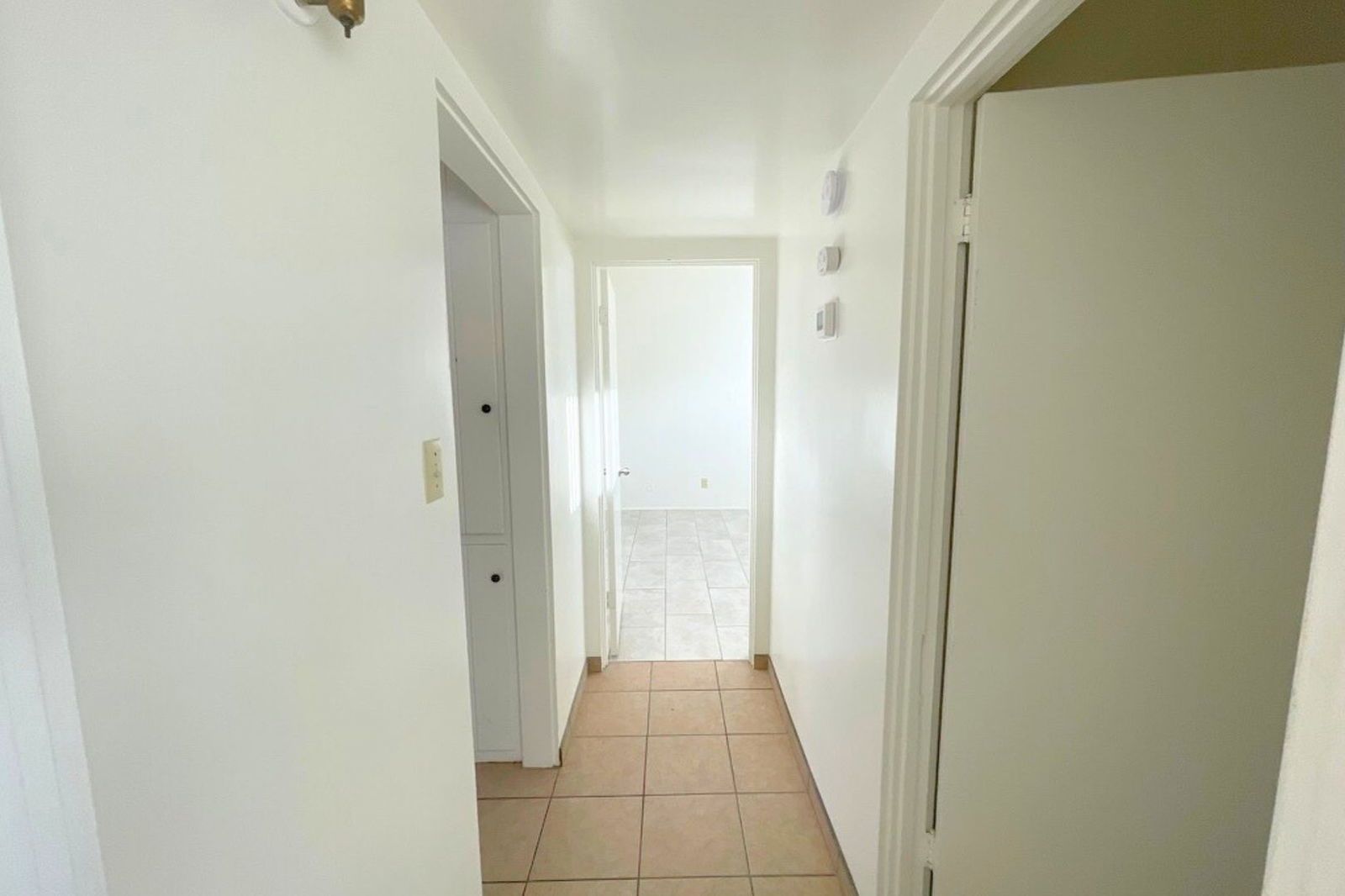 1 Bed | 1 Bath | 687 Sq Ft | Ground Level | Triplex Unit property image