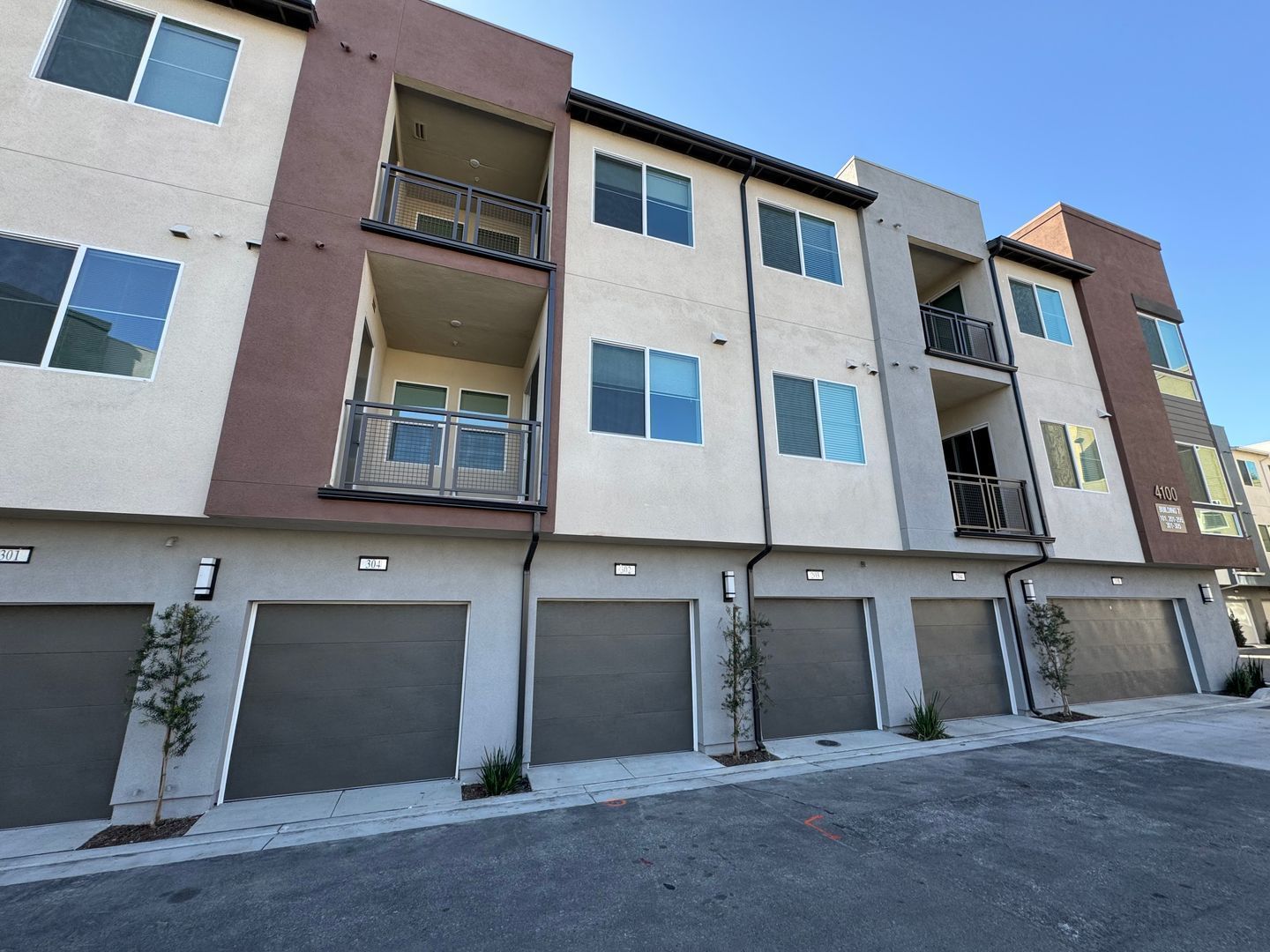Brand New 1 bedroom, 1 bath Townhome with 2 car tandem garage for lease property image