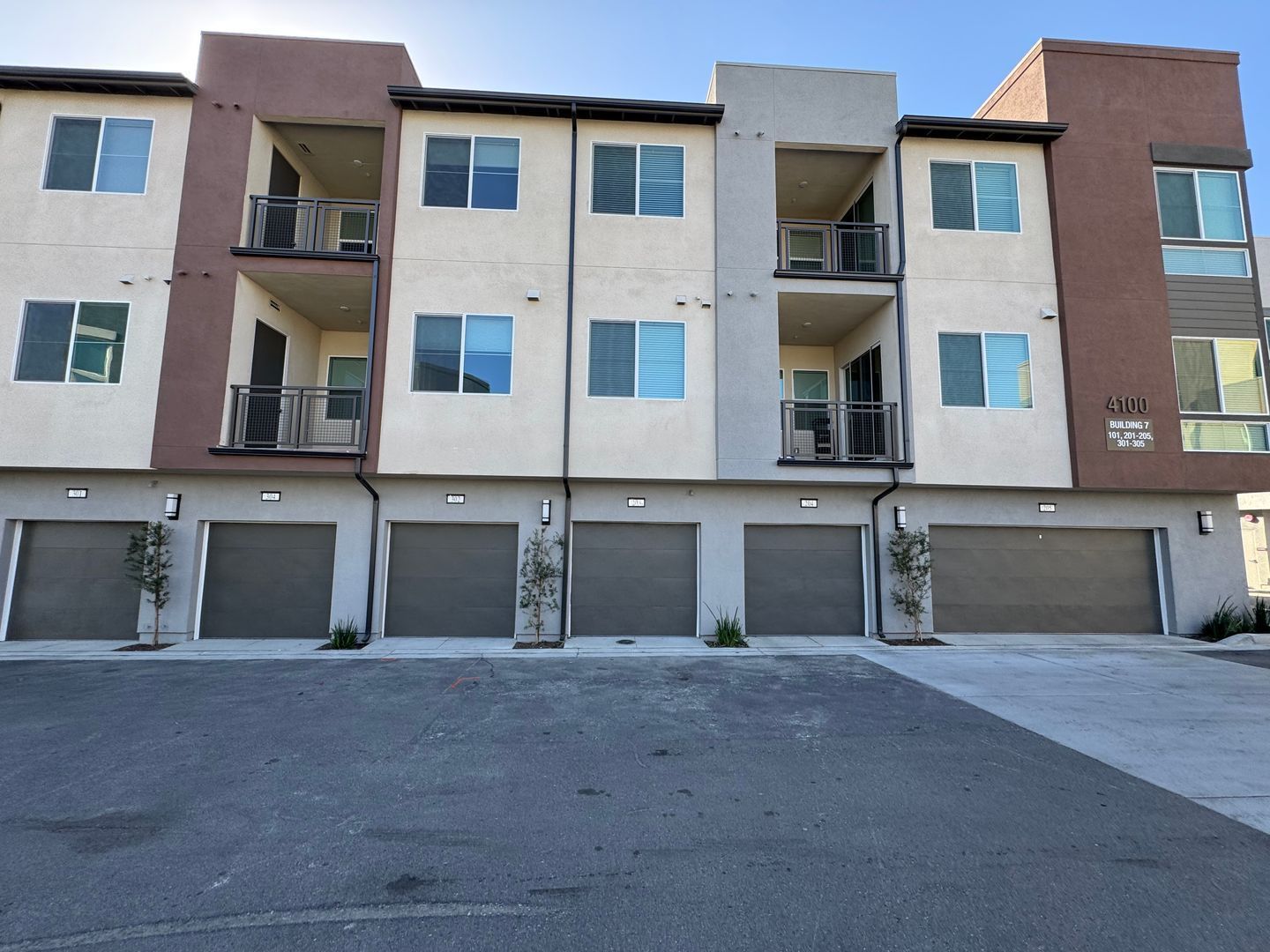 Brand New 1 bedroom, 1 bath Townhome with 2 car tandem garage for lease property image