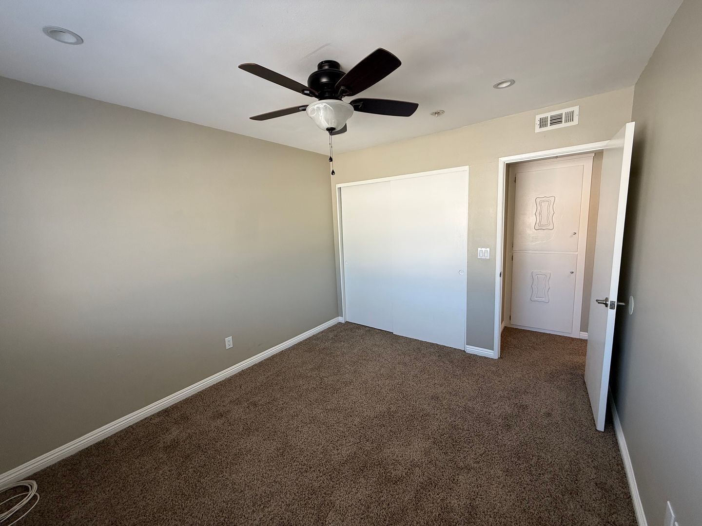 Available Now – Well-Maintained Home for Lease property image