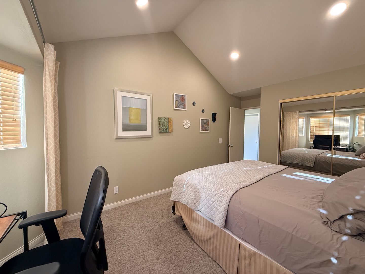 2 Bed / 2.5 Bath in the Sought After Crestline Community property image