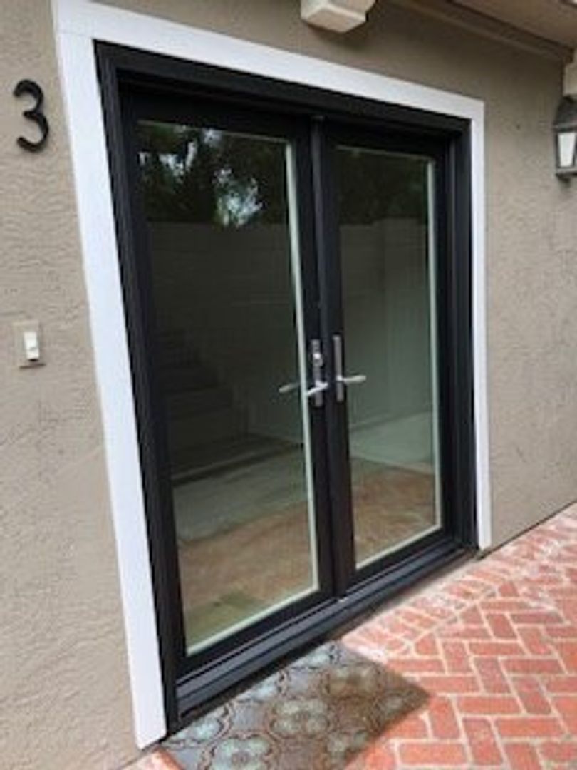 One bedroom two story townhome style apartment in Huntington Beach property image