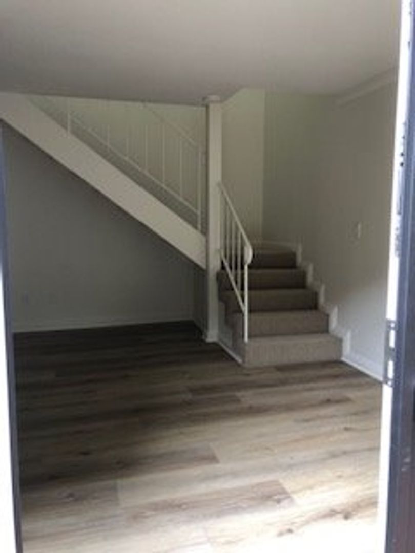 One bedroom two story townhome style apartment in Huntington Beach property image