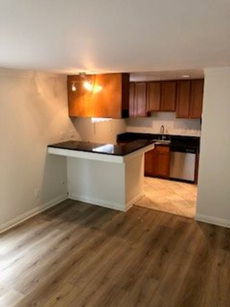 One bedroom two story townhome style apartment in Huntington Beach property image