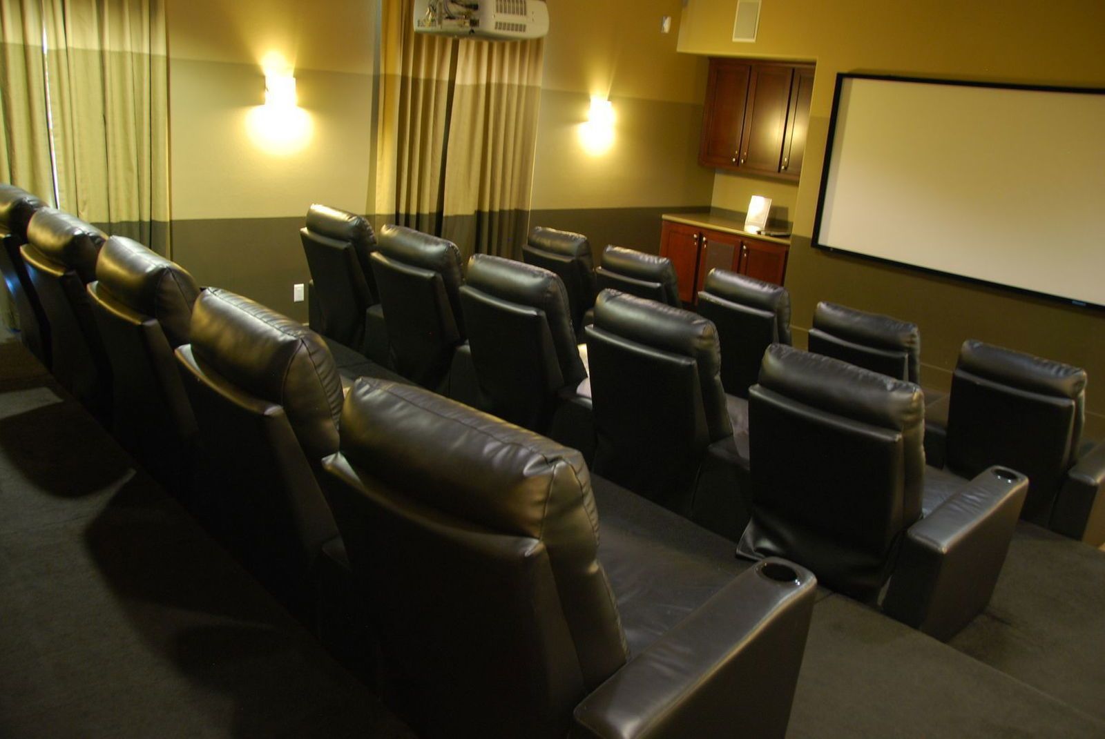 Top Floor One Bedroom Unit in Gated Community of Watermarke, Irvine property image