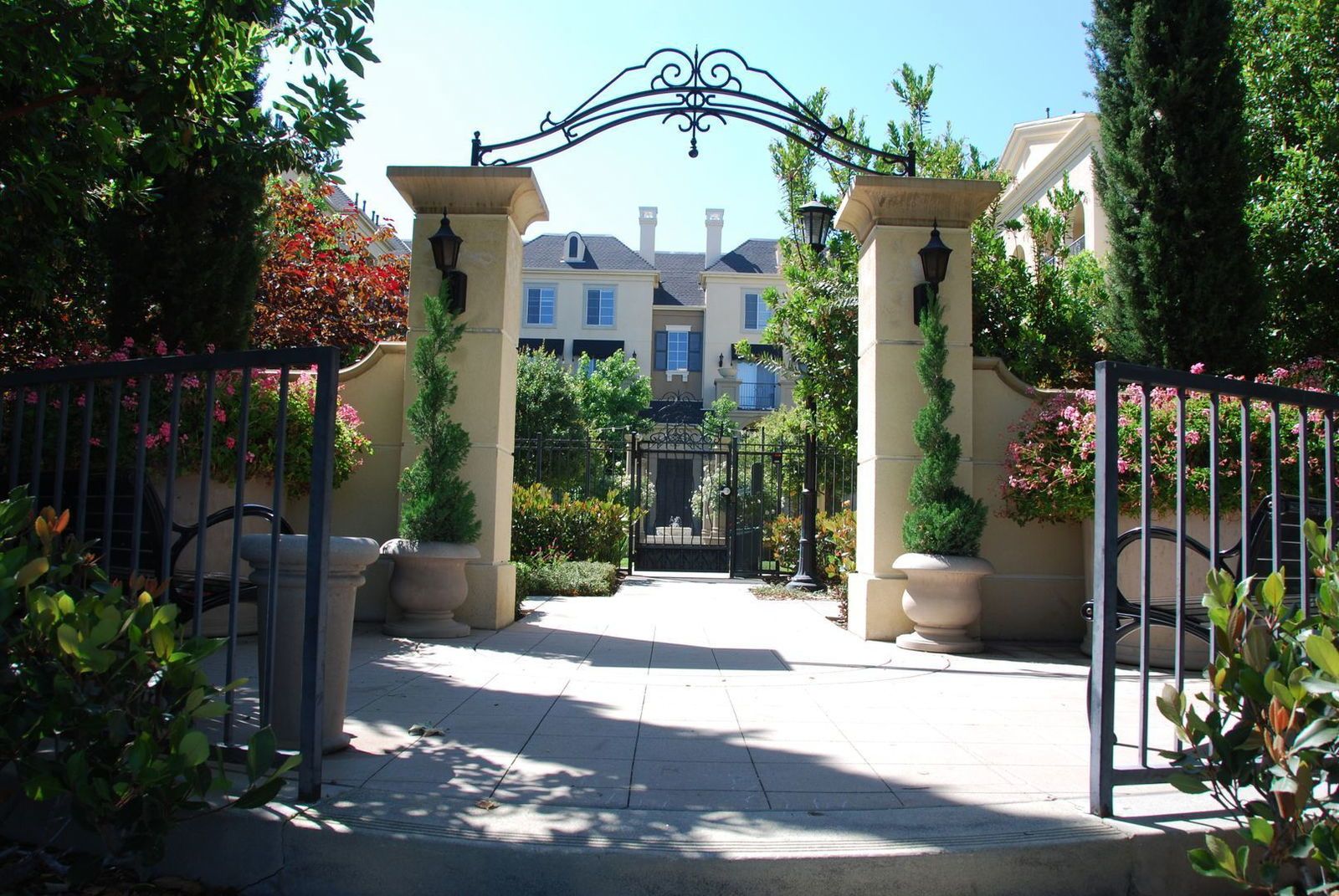 Top Floor One Bedroom Unit in Gated Community of Watermarke, Irvine property image