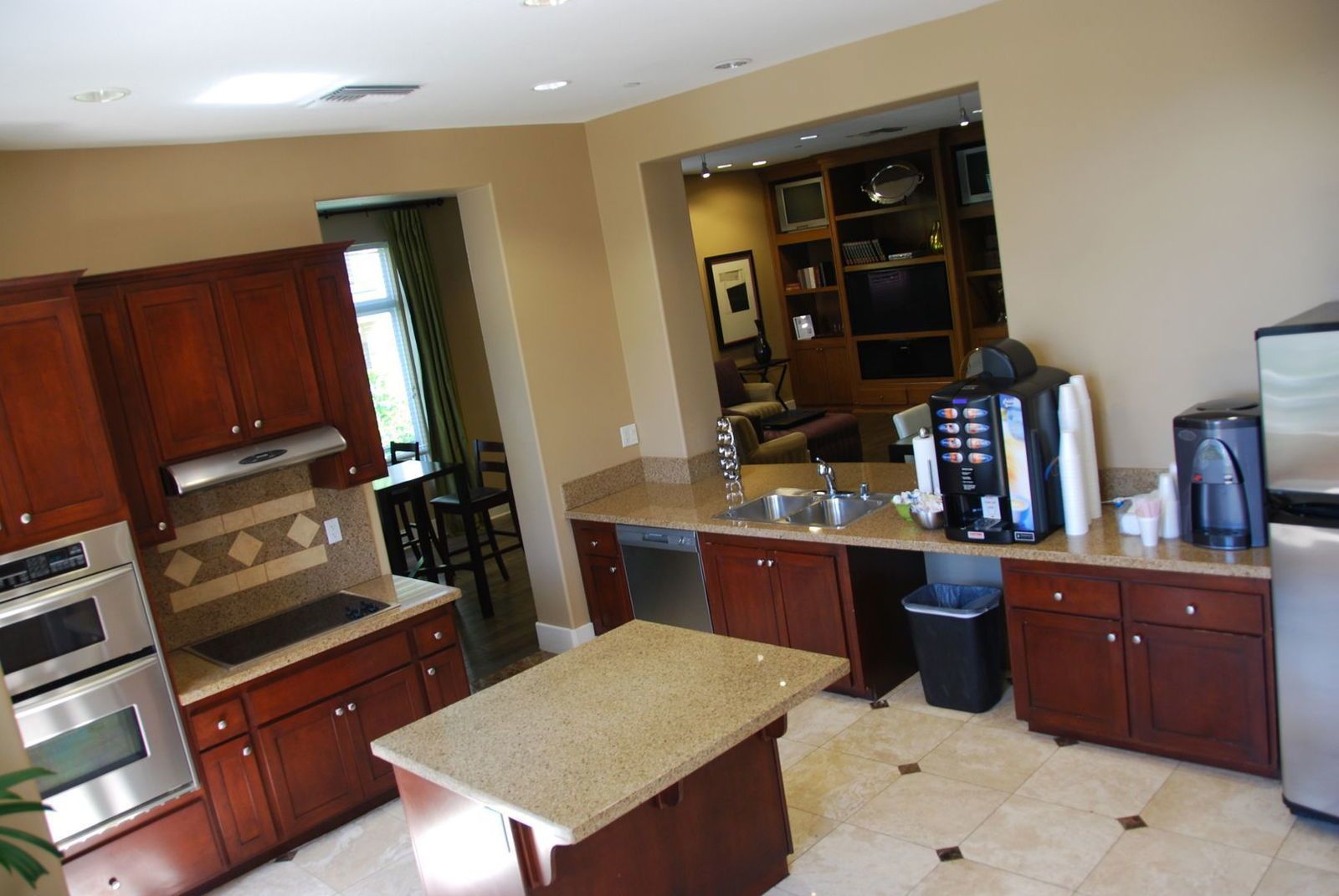 Top Floor One Bedroom Unit in Gated Community of Watermarke, Irvine property image