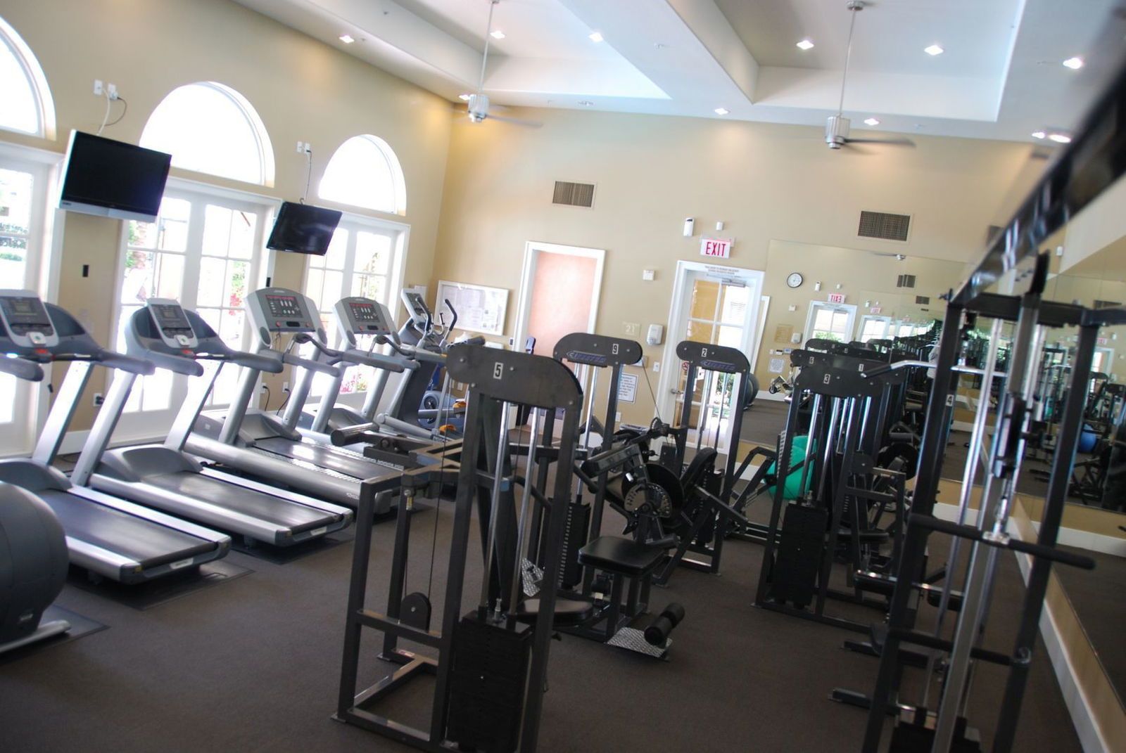 Top Floor One Bedroom Unit in Gated Community of Watermarke, Irvine property image