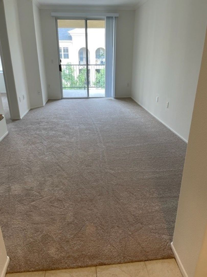 Top Floor One Bedroom Unit in Gated Community of Watermarke, Irvine property image