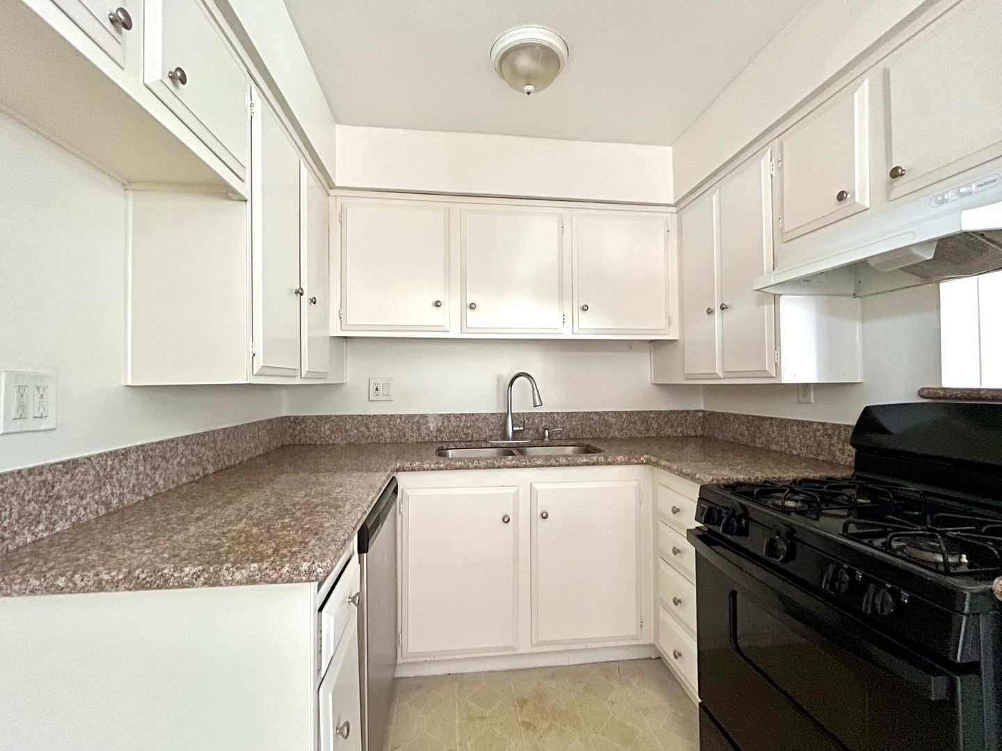 3-Bedroom Apartment for Lease – 12562 Brookshire Ave, Unit 1, Downey, CA 90242 property image