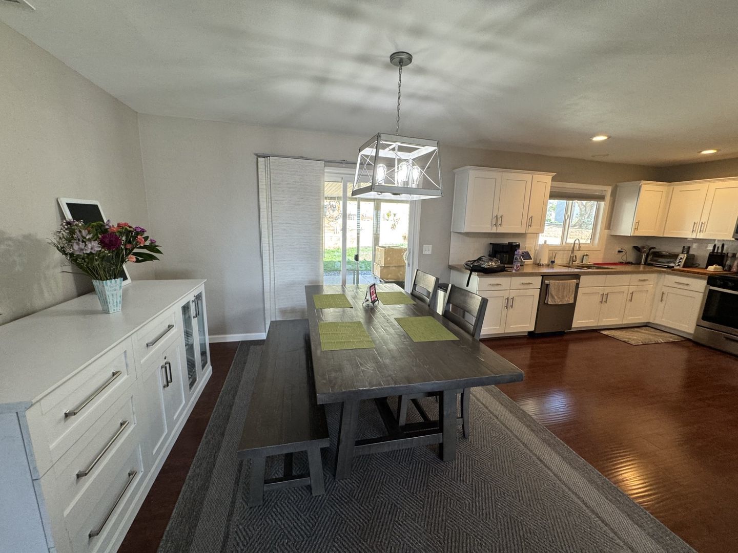 3 Bed, 2 bath Single story Norco home with Incredible view for lease property image