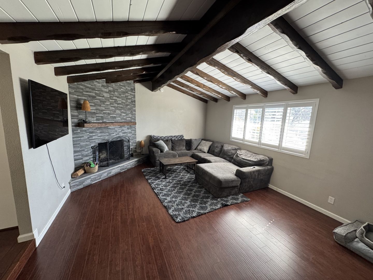 3 Bed, 2 bath Single story Norco home with Incredible view for lease property image