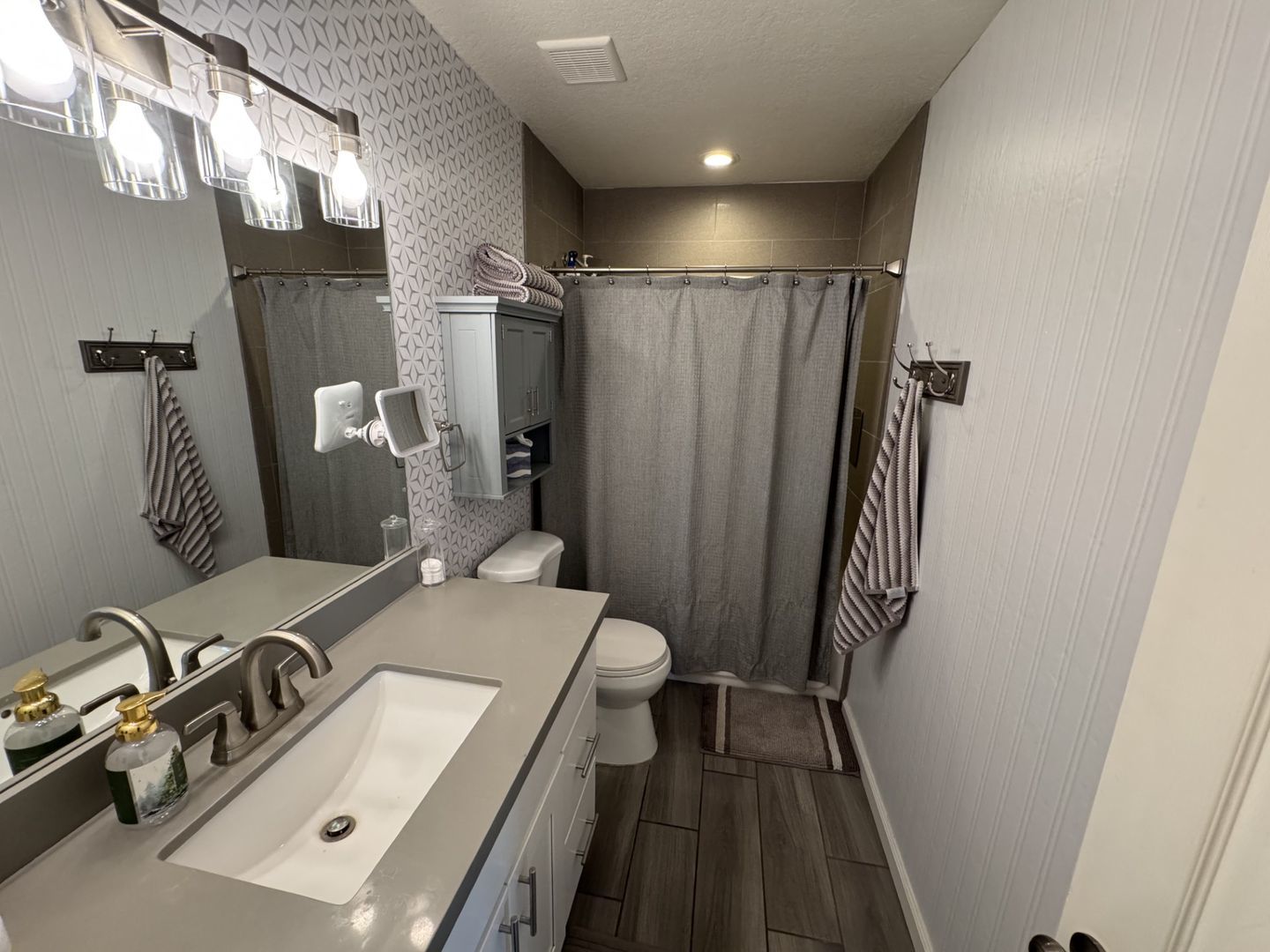 3 Bed, 2 bath Single story Norco home with Incredible view for lease property image