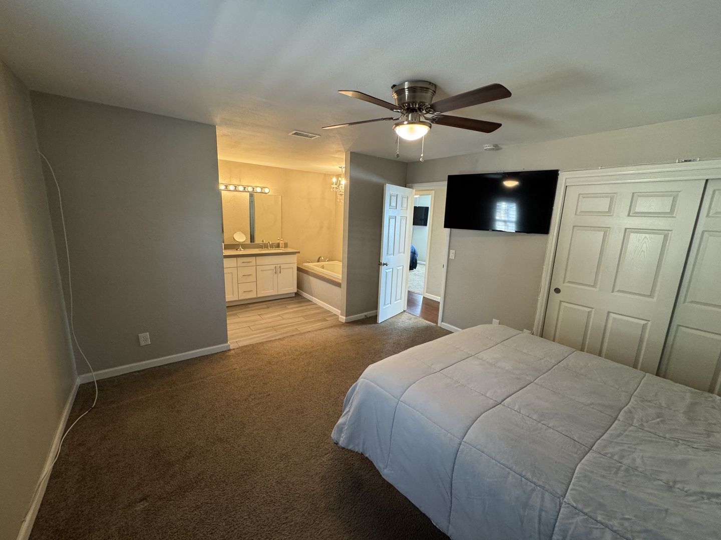 3 Bed, 2 bath Single story Norco home with Incredible view for lease property image