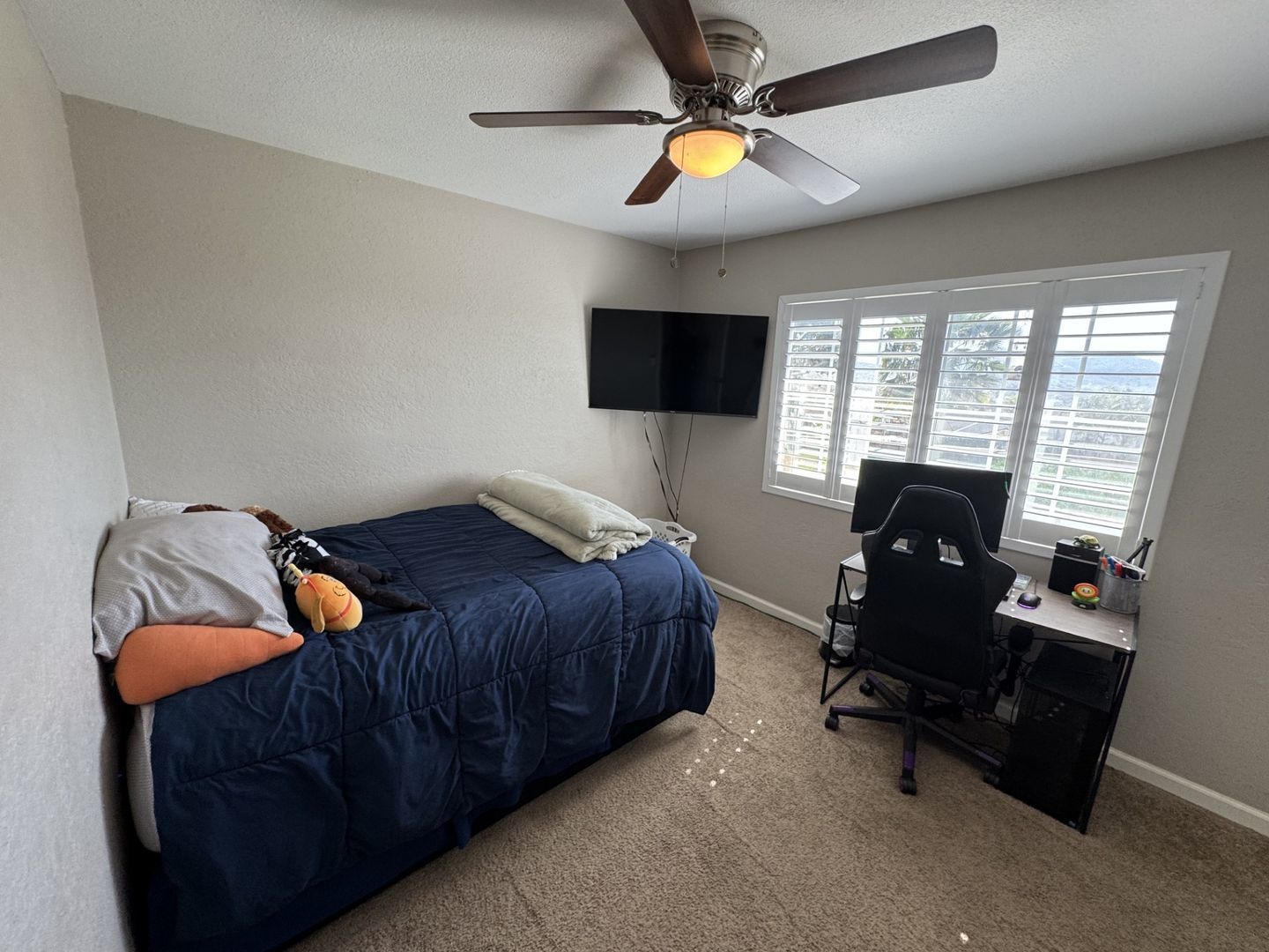 3 Bed, 2 bath Single story Norco home with Incredible view for lease property image